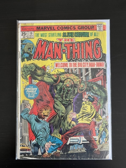 Man-Thing Comic #19 Marvel Bronze Age 1975 Key 1st Appearance of Scavenger 25 Cents