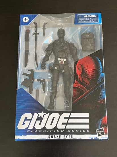 MIB GI Joe Classified Series #02 Snake Eyes Hasbro 6 Inch Figure With Accressories and Collector Box