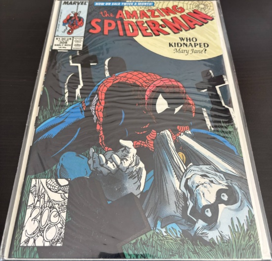 The Amazing Spider-Man Marvel Comics #308 1988 Key Kidnapped is misspelled 'Kidnaped' on the cover.