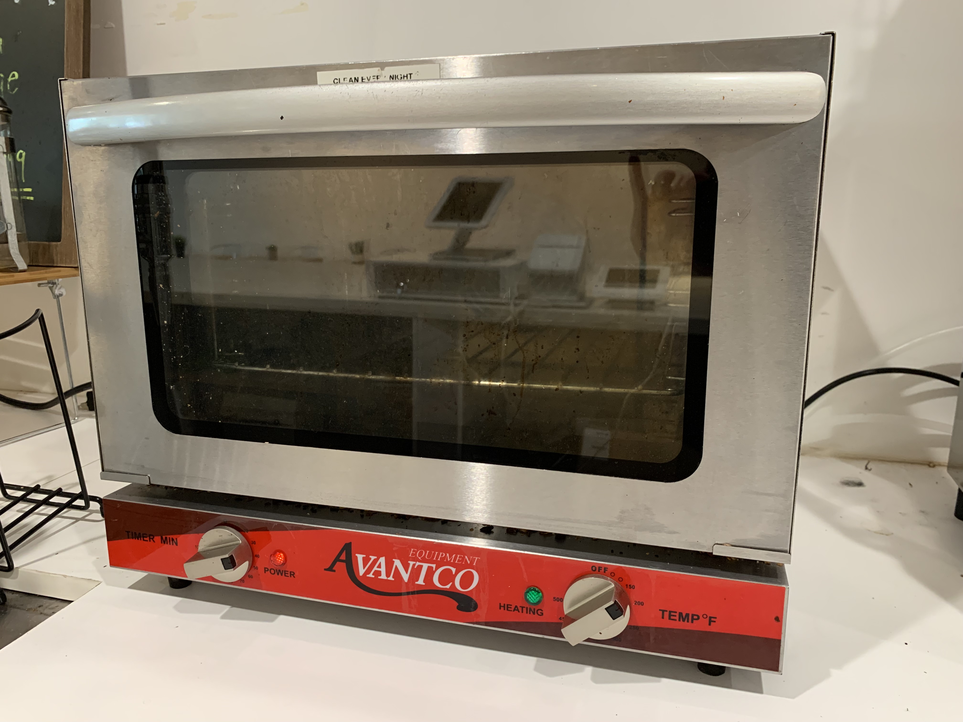 Avantco Half Size Commercial Convection Oven (Countertop)