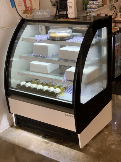 2015 Infrico IDC-VBR9R 38.5" Curved Glass Refrigerated Bakery Display Case
