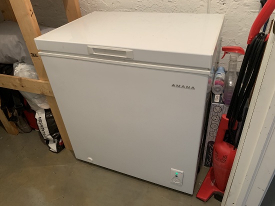 Amana AQC0501GRW 5.3 Cu. Ft. White Compact Chest Freezer With 2 Rollers