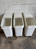 Baker's Mark 176BIN21GL 21 Gallon White Plastic Mobile Ingredient Bins w/Lids