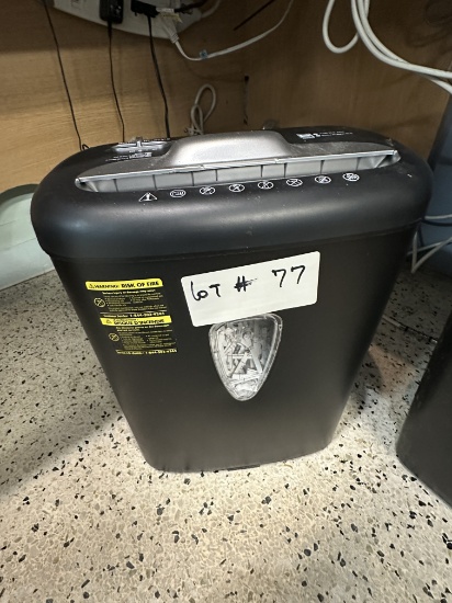 Amazon Basics Paper Shredder