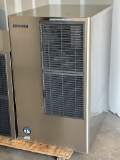 Hoshizaki KM-650MAH 669lb. Slim-Line Modular Crescent Cuber Icemaker Head Air-Cooled 208-220V