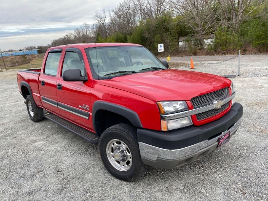 2004 Chevrolet Silverado C2500HD Crew Cab Truck