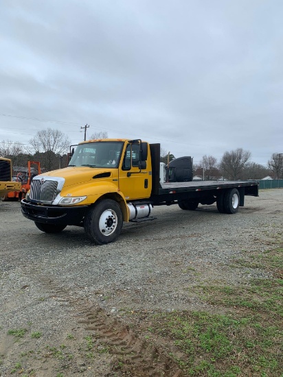 2013 International 4300 SBA 4x2 S/A Flatbed Truck