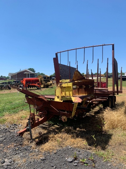 New Holland 1044 Hay Stacker