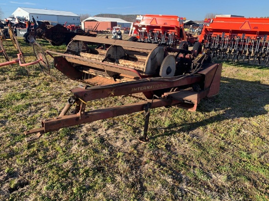 International 990 Haybine