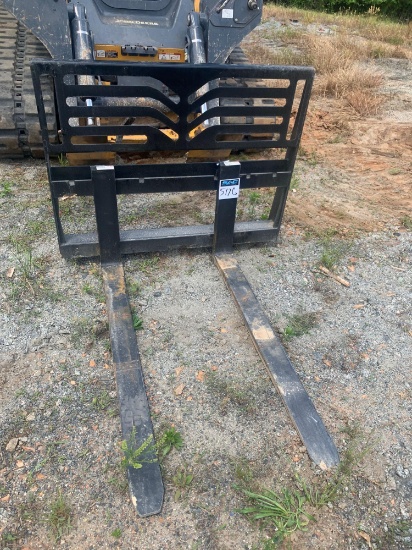 UNUSED 1.5x48IN Skid Steer Forks