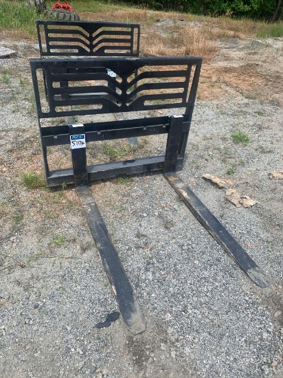 UNUSED 1.5x48IN Skid Steer Forks