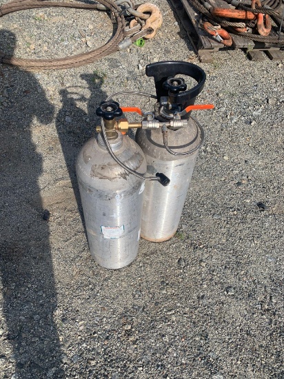 2 Full CO2 Tanks for Paintball Guns with Attachment