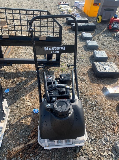New Mustang LF 88 Plate Compactor