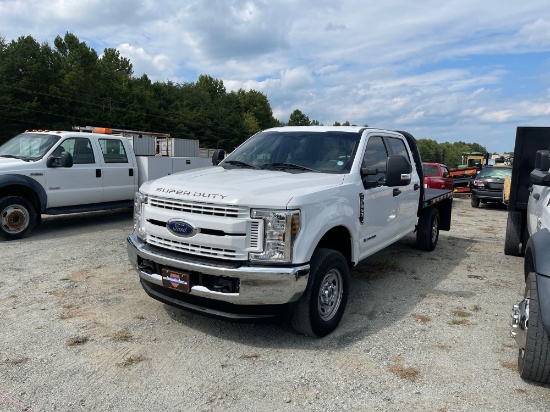 2018 Ford F250XL 4x4 Crew Cab Flatbed Truck