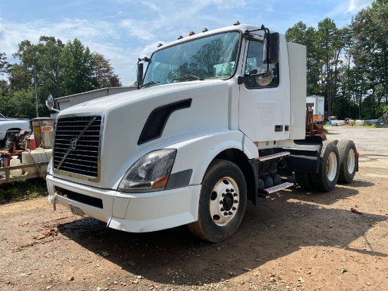 2006 Volvo VNL T/A Day Cab Truck Tractor