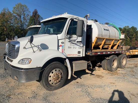 Freightliner Columbia T/A Flatbed Truck W/ MUD MIXING SYSTEM