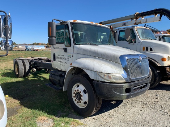 2005 International 4300 S/A Cab & Chassis