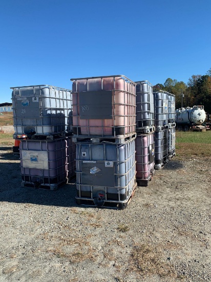 QTY OF 1 250 Gallon Poly Tote in Crate