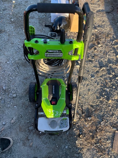 1800 PSI greenworks Pressure Washer