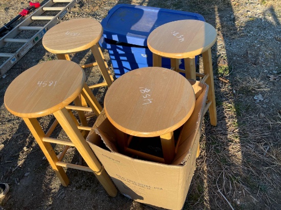 Quantity 4 Stools