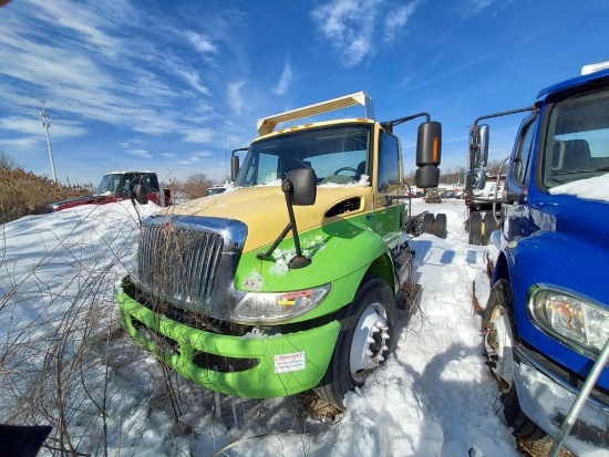 2013 International 4300 S/A CAB & CHASSIS TRUCK