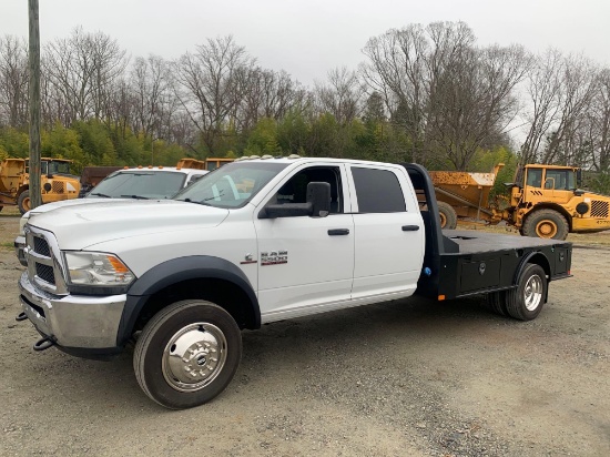 2017 DODGE 5500 S/A CREW CAB FLATBED TRUCK