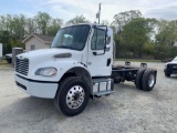 2015 FREIGHTLINER M2 S/A CAB & CHASSIS TRUCK