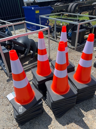 UNUSED 2022 28in SAFETY TRAFFIC CONES