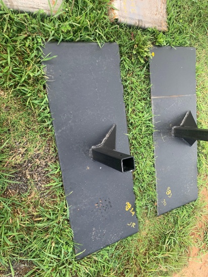 UNUSED SKID STEER QUICK ATTACH PLATE WITH HITCH