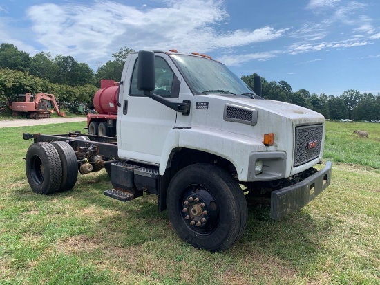 2005 GMC C8500 S/A CAB AND CHASSIS