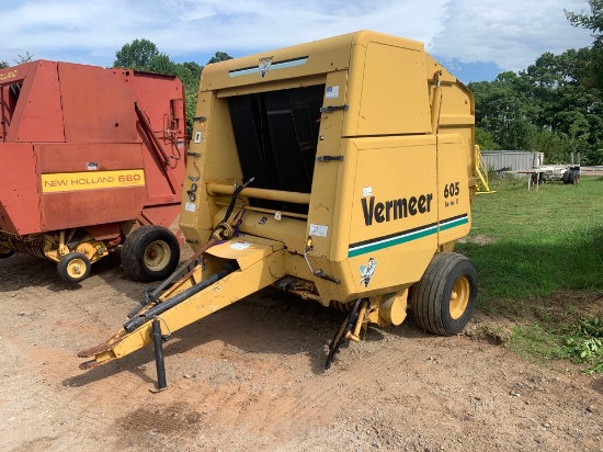 VERMEER 605 SERIES K ROUND BALER