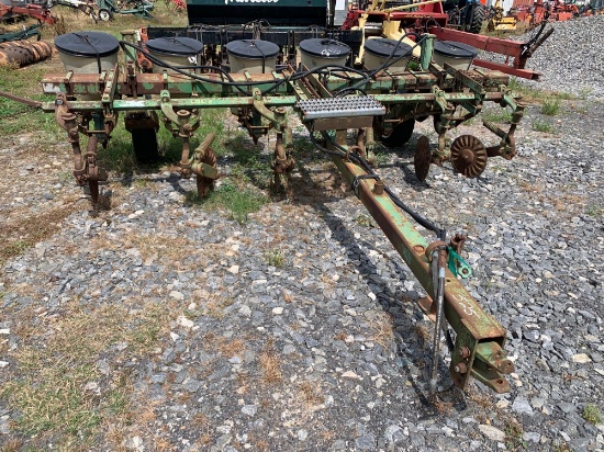 JOHN DEERE NARROW 6 ROW NO TILL PLANTER