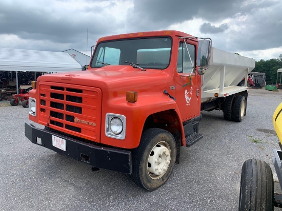 INTERNATIONAL S1600 S/A SPREADER TRUCK