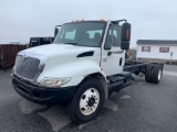 2005 INTERNATIONAL 4300 S/A CAB AND CHASSIS TRUCK