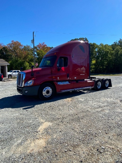 2012 Freightliner Cascadia T/A Sleeper Truck Tractor