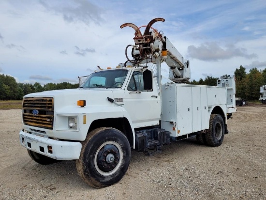 FORD F800 DIGGER DERRICK TRUCK WITH PITMAN POLECAT P-42-MH DIGGER DERRICK