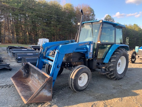 NEW HOLLAND 5635 TRACTOR WITH GB 440 LOADER