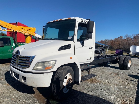 2008 HINO 268 S/A CAB AND CHASSIS TRUCK