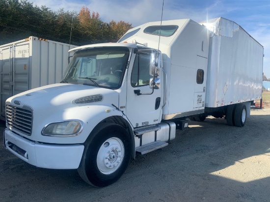 FREIGHTLINER M2 T/A SLEEPER 24FT BOX TRUCK