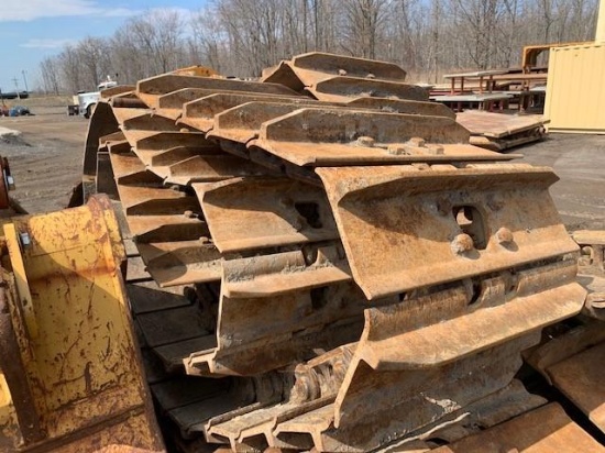 2019 CATERPILLAR 323 SINGLE BAR GROUSERS AND TRACK GROUP