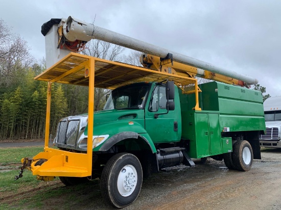 2007 INTERNATIONAL 7300 S/A ALTEC LRV56 CHIPPER BUCKET TRUCK