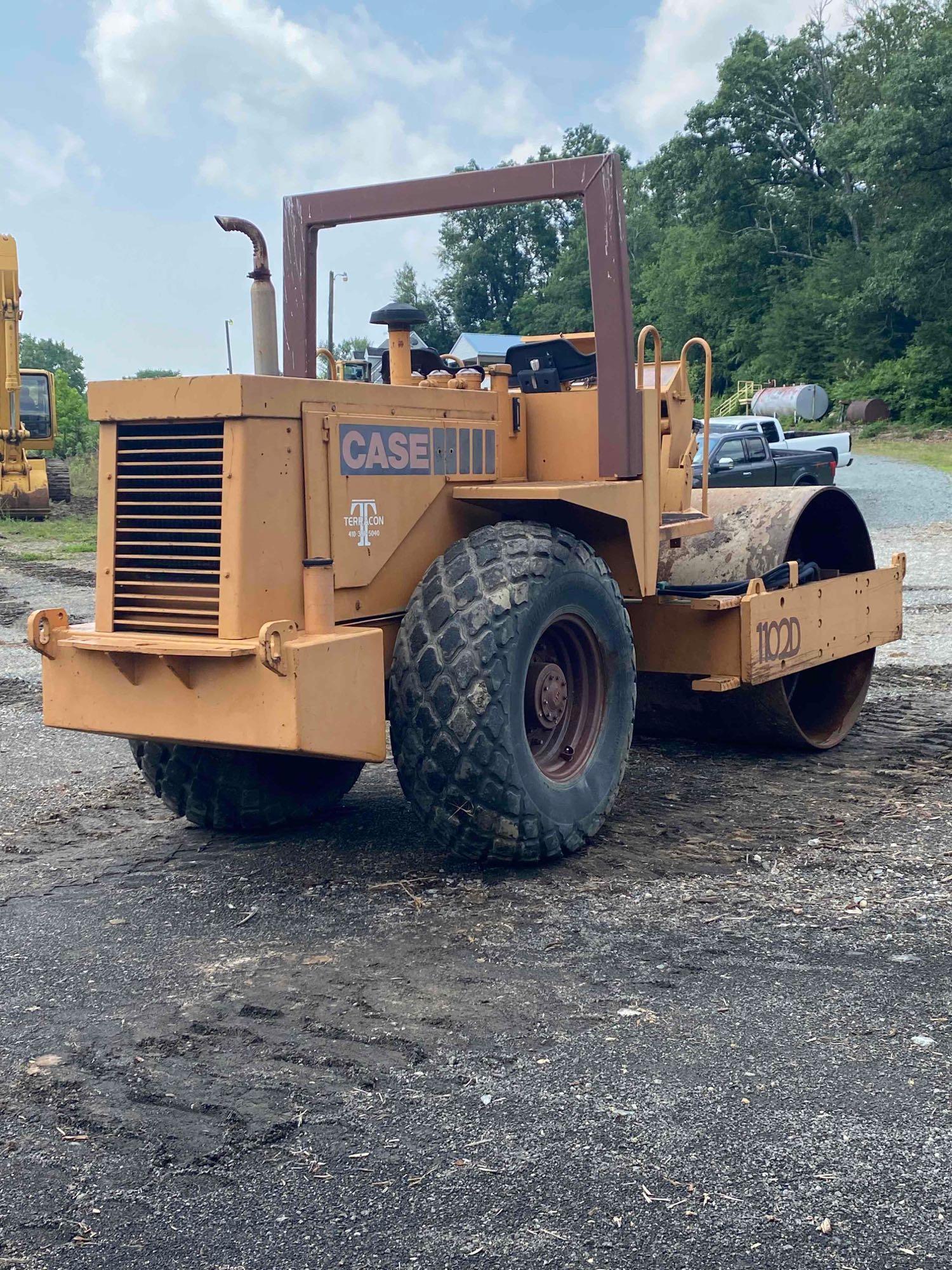 Case 1102D Smooth Drum Roller