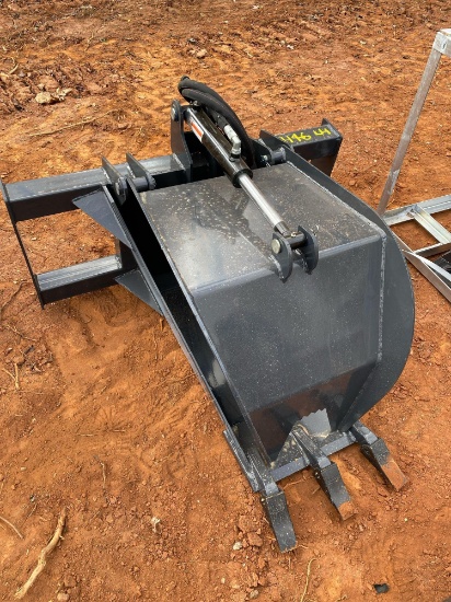 Wolverine Skid Steer Root Grapple Bucket