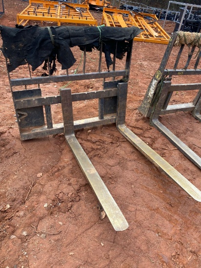 48IN 5500LB Skid Steer Pallet Fork Attachment