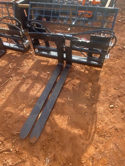AGT 48IN Skid Steer Hydraulic Pallet Fork Attachment