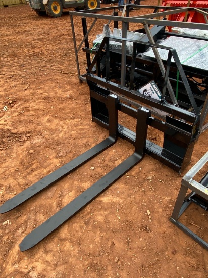 AGT 48IN Skid Steer Pallet Fork Attachment