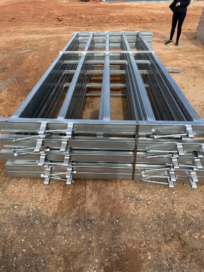 QTY OF 1 12 FT HEAVY DUTY CORRAL PANEL