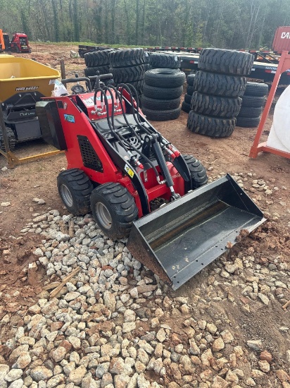 2025 FUTURE FT323W MINI SKID STEER LOADER