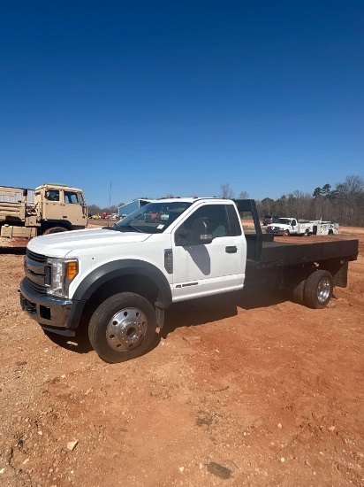 2017 Ford F-450 Super Duty Flatbed Truck