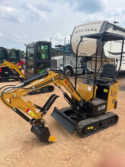 2024 AGT H12R OPEN CAB MINI EXCAVATOR